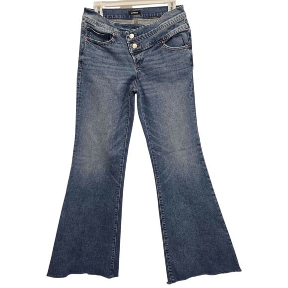 EXPRESS 70s Flare Mid Rise Frayed Hem Denim Jeans Size 6 - Picture 1 of 12